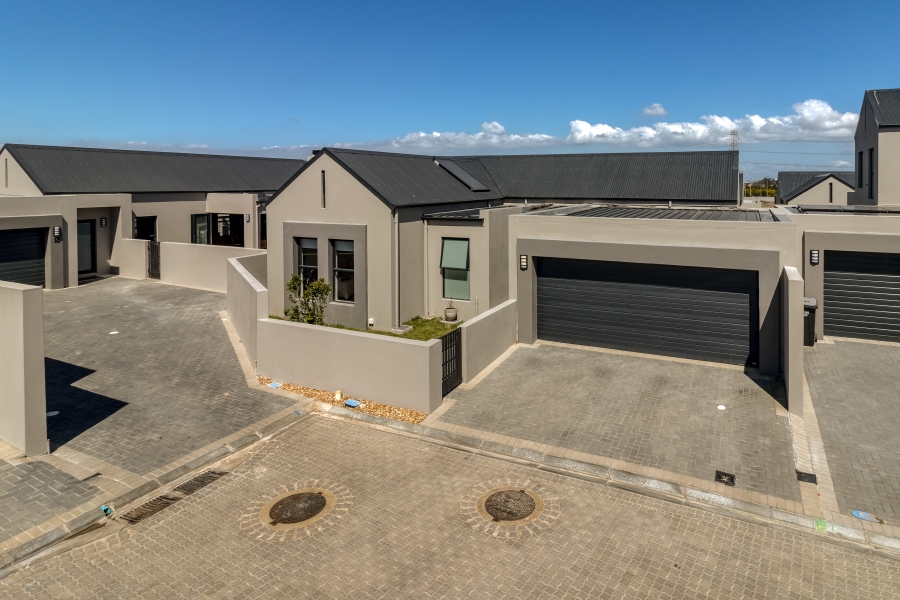 3 Bedroom Property for Sale in Aan de Wijnlanden Western Cape